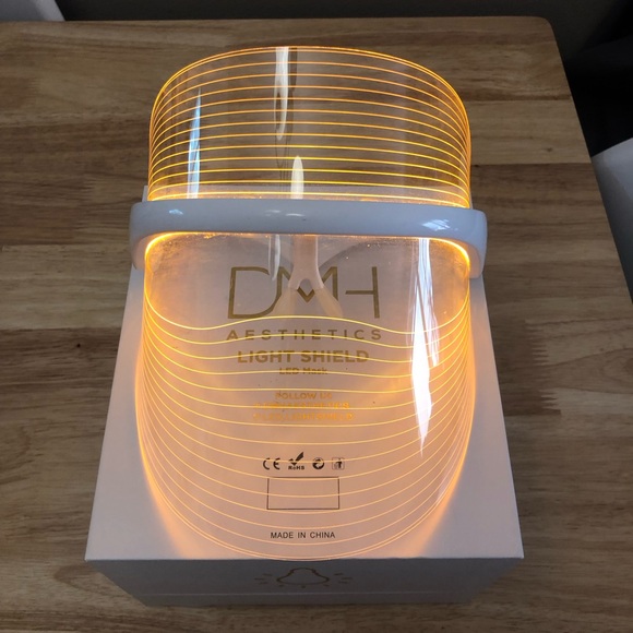 DMH Aesthetics Light Shield LED Mask - Picture 7 of 8